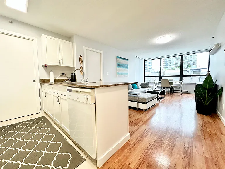933 Hornby St #608 — Photo 8