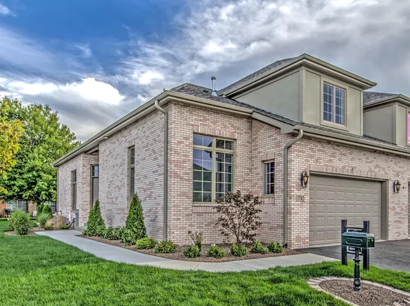 1733 Regal Ct, Munster, IN 46321