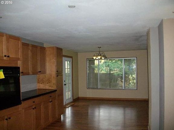4th image of 4001 NE 102nd Ave