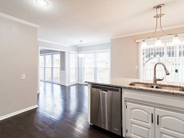 15704 Outlook St — Photo 16