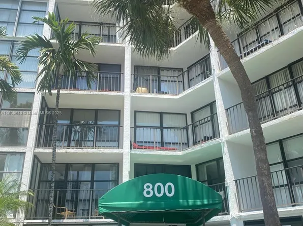 800 Parkview Dr APT 104, Hallandale, FL 33009