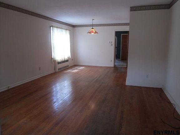 3rd image of 12 Clayton Pl