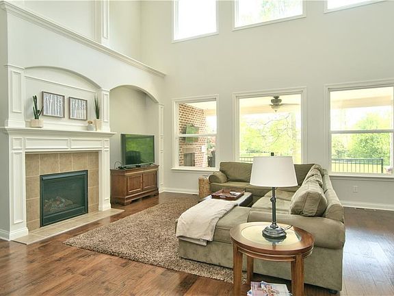 5th image of 2833 E High Grove Cir