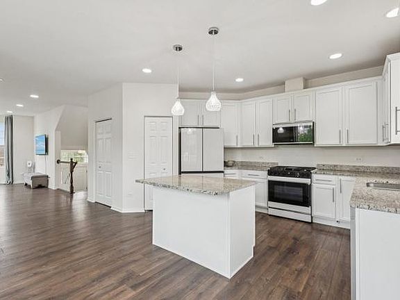 4th image of 1911 Continental Ave #1911