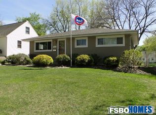 1043 31st St NE, Cedar Rapids, IA 52402
