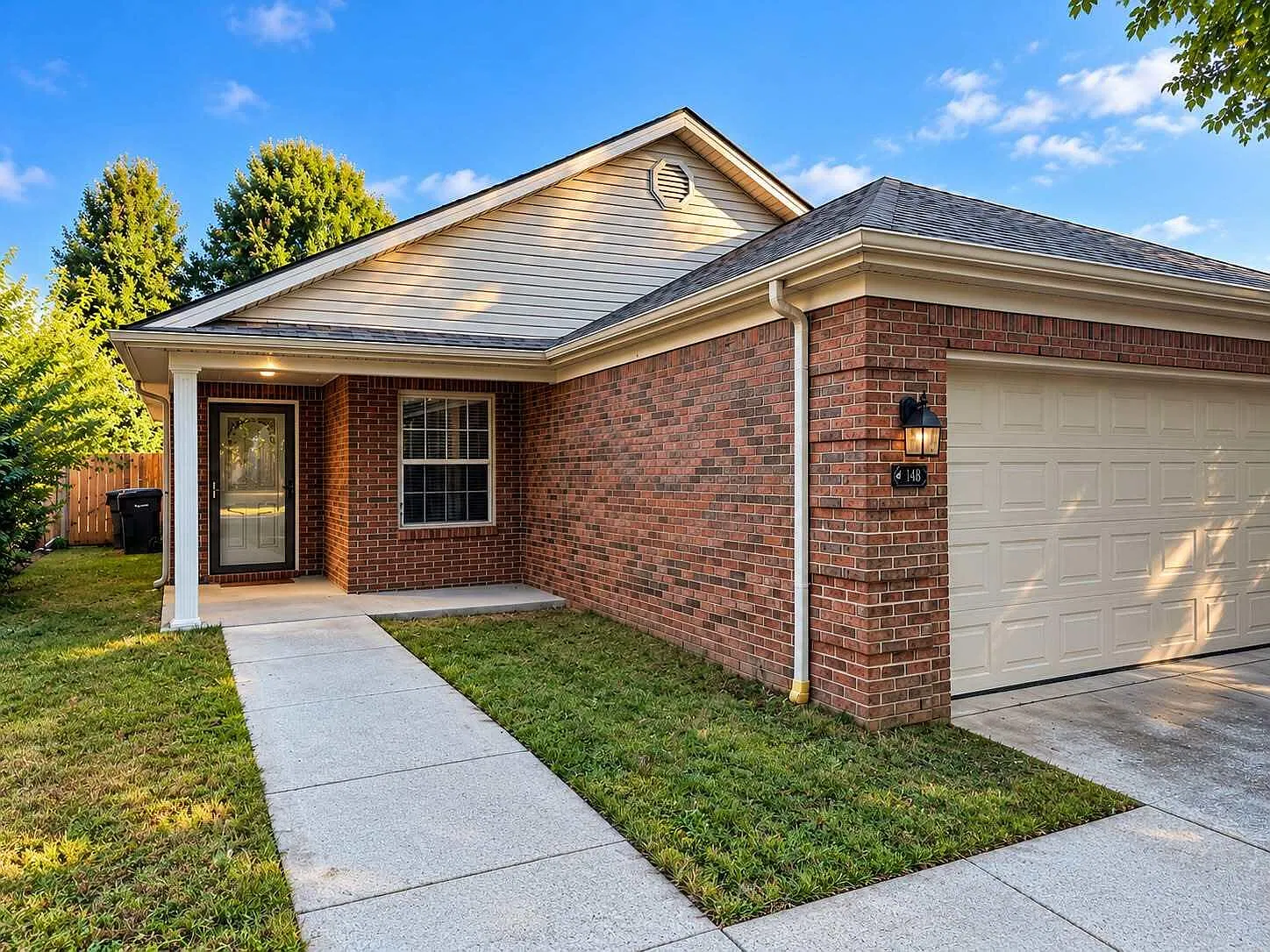 3 bed, 2.0 bath, 1086 sqft, $2,600 — Photo 2