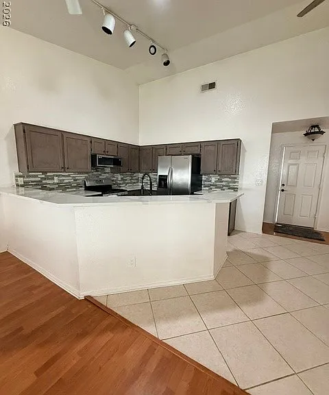 875 Serpentina Ave — Photo 3