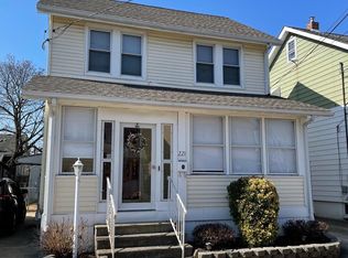221 Emanuel St, Hamilton, NJ 08610