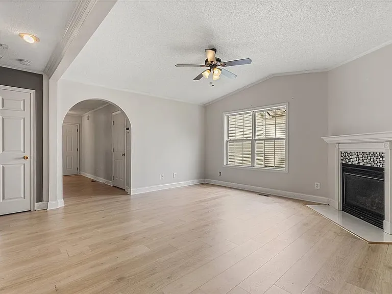 10629 Lone Star Way — Photo 3