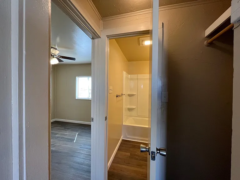 606 D Ave #606 — Photo 14