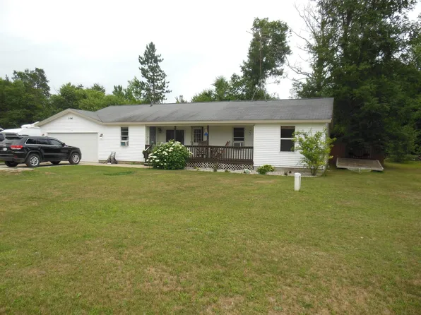 5050 Navajo Trl, Harrison, MI 48625