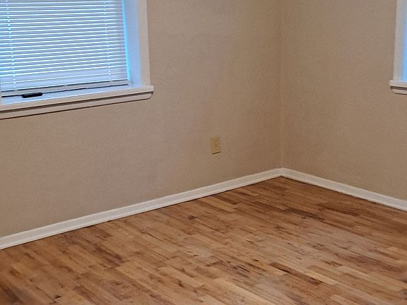 2nd image of 1008 Bay Blvd
