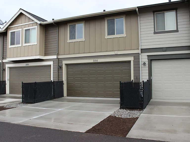 3195 SW 28th St — Photo 24