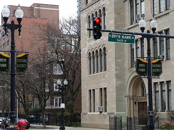 3rd image of 5544 N Kenmore Ave #401