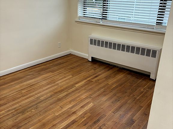 3rd image of 685 Conklin St APT 10A