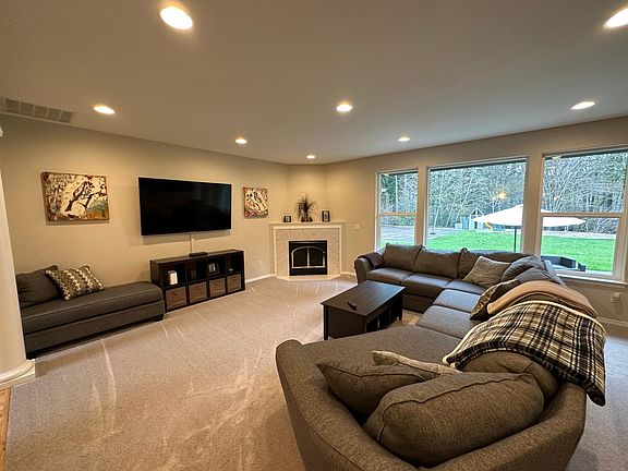 2nd image of 8235 Evergreen Dr NE
