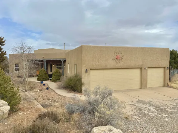 29 Holiday Loop, Tijeras, NM 87059