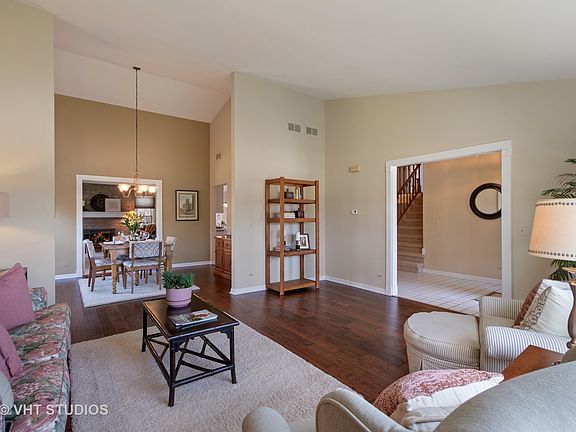 3rd image of 1243 N Sherwood Ln