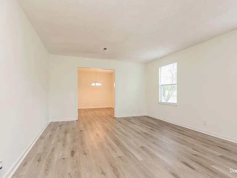 124 Cedarmont Cir — Photo 6