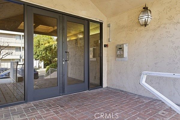 5135 Zelzah Ave APT 100, Encino, CA 91316 | MLS #SR25259852 | Zillow