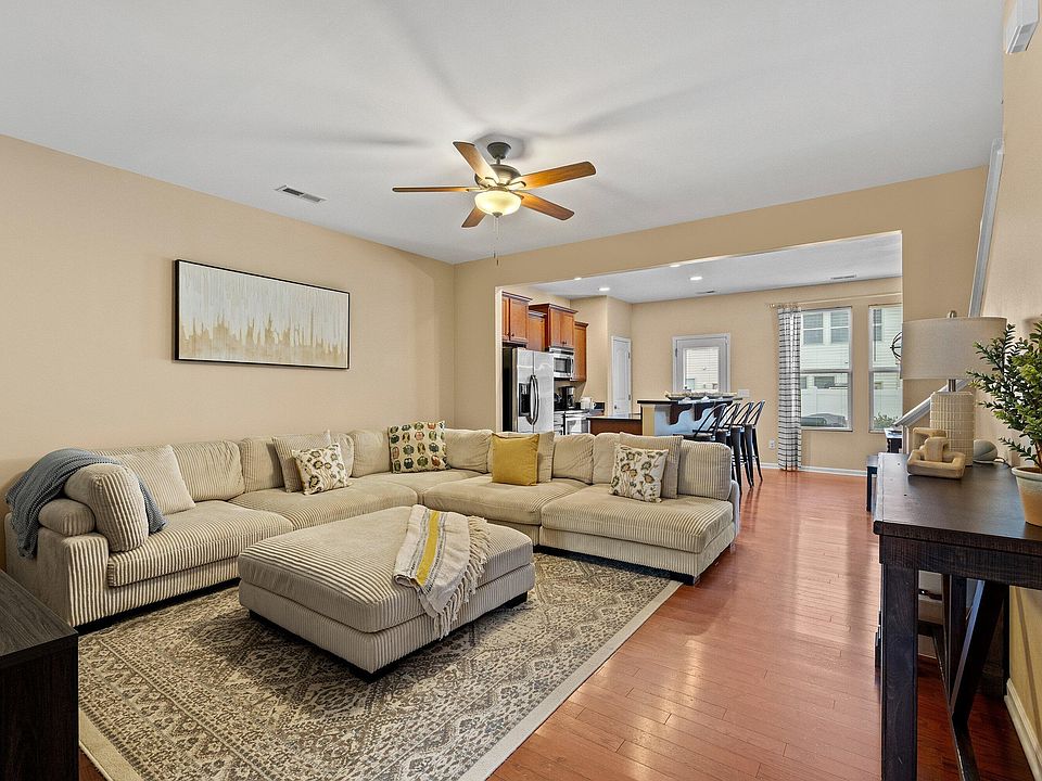 1st image of 305 Leighann Ridge Ln