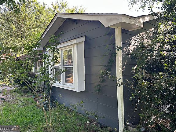 3rd image of 2401 Shea Dr