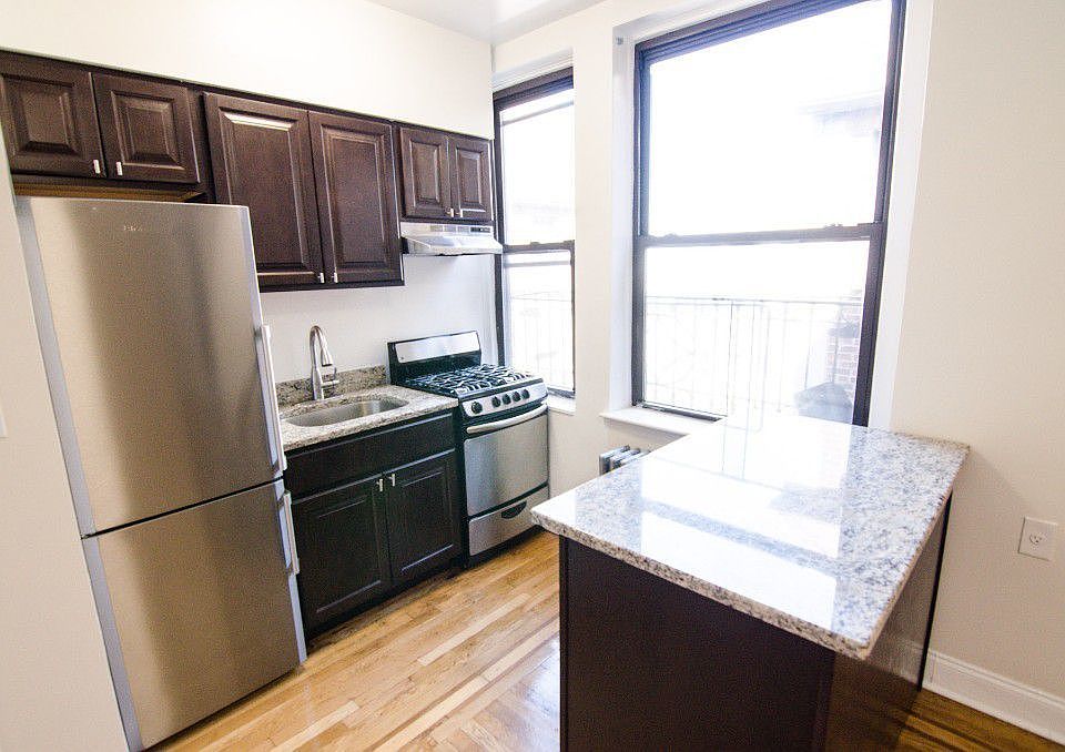 2nd image of 3516 34th St APT 6A