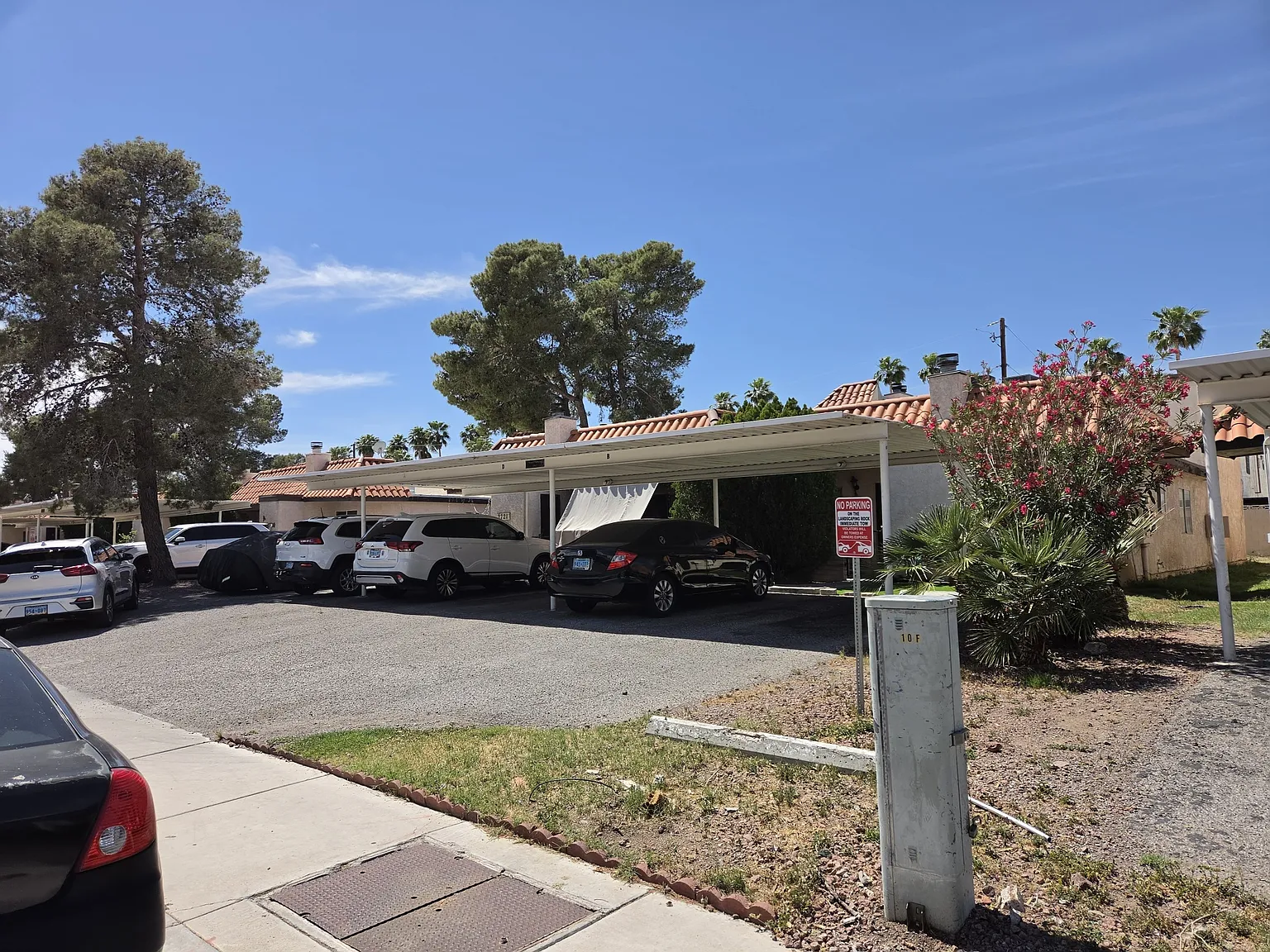 2 bed, 936 sqft, $1,300 — Photo 3