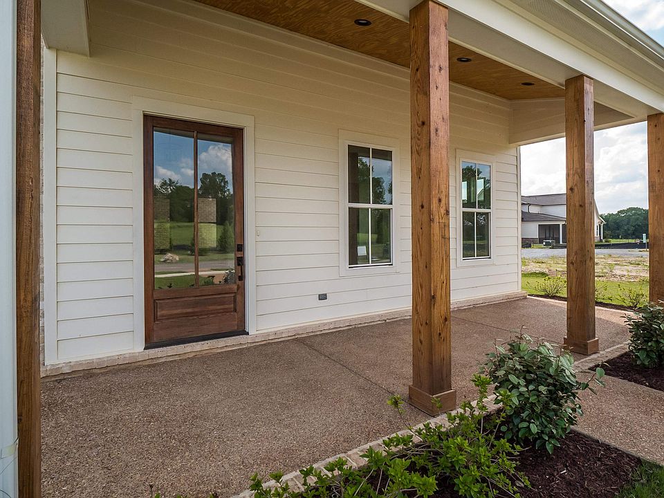 2155 Greenbrier Lakes Blvd N, Collierville, TN 38017 MLS 10148281