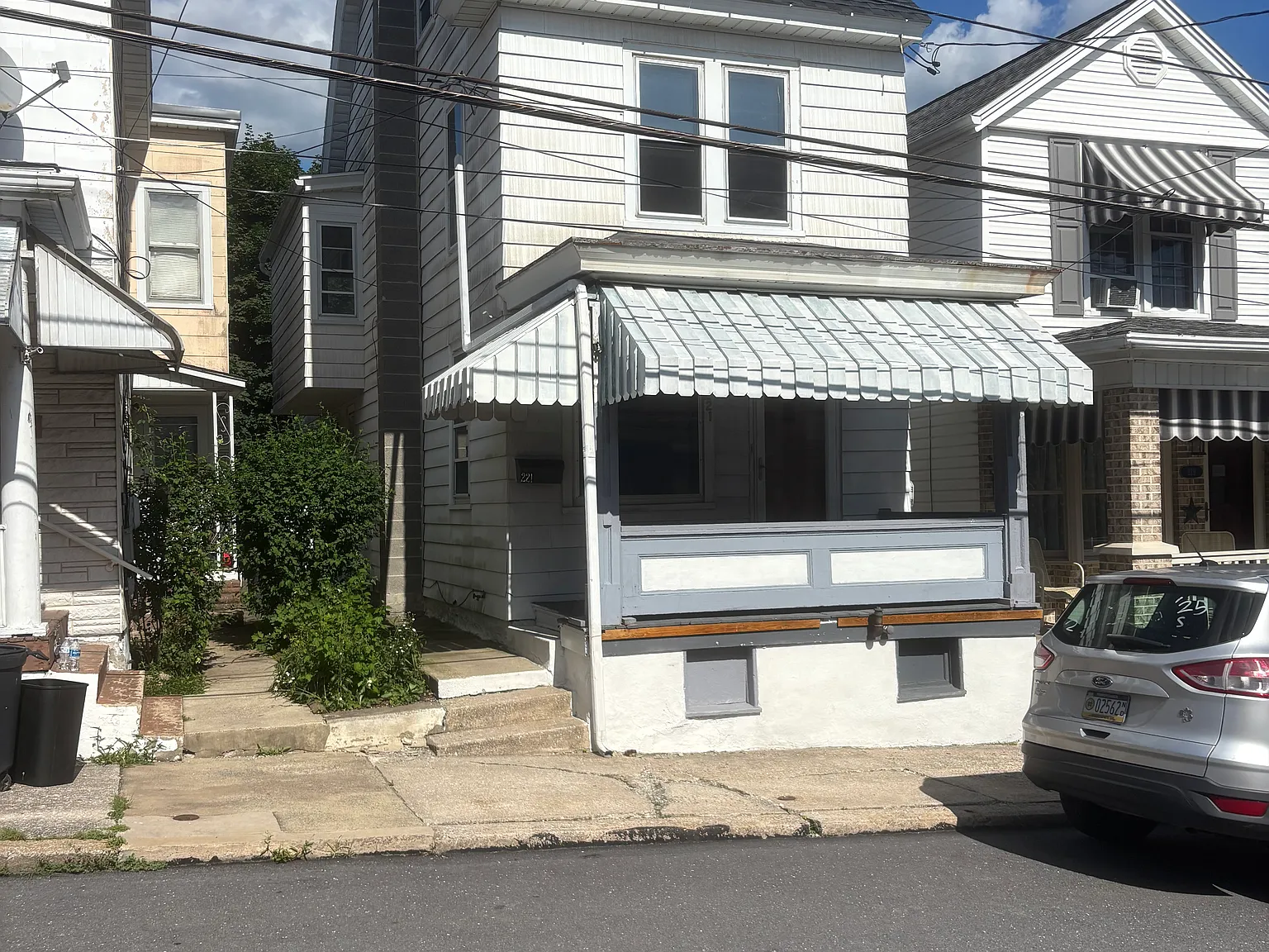 5 bed, 1.5 bath, 1440 sqft, $750 — Photo 1