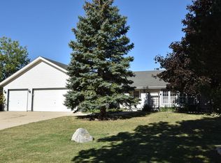 1100 E Twin Oaks Dr, Oak Creek, WI 53154