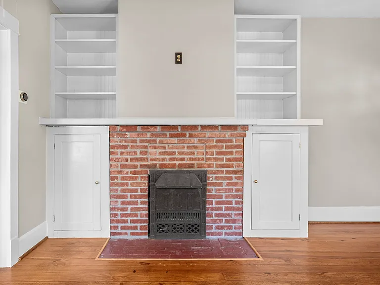 1715 College Ave — Photo 6