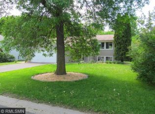 4301 Heritage Dr, Vadnais Heights, MN 55127