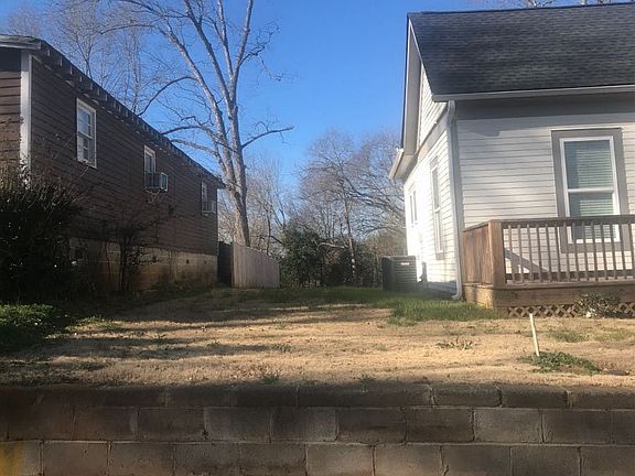 3rd image of 185 N Rocksprings St