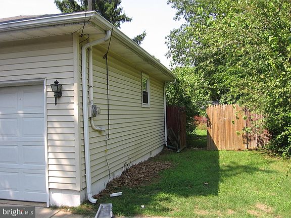 2nd image of 146 Newton St