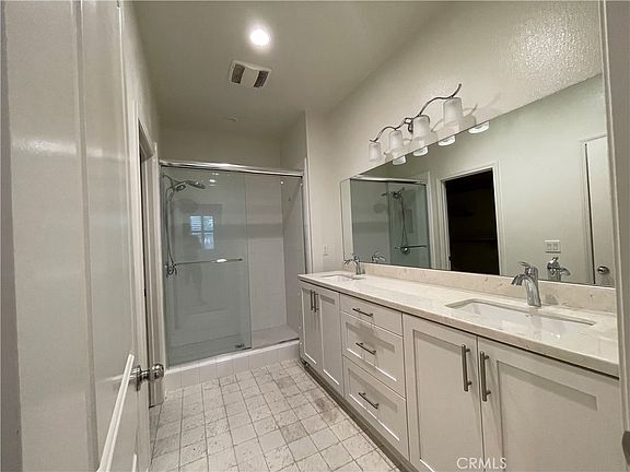 5th image of 2160 Citrus Pl #B