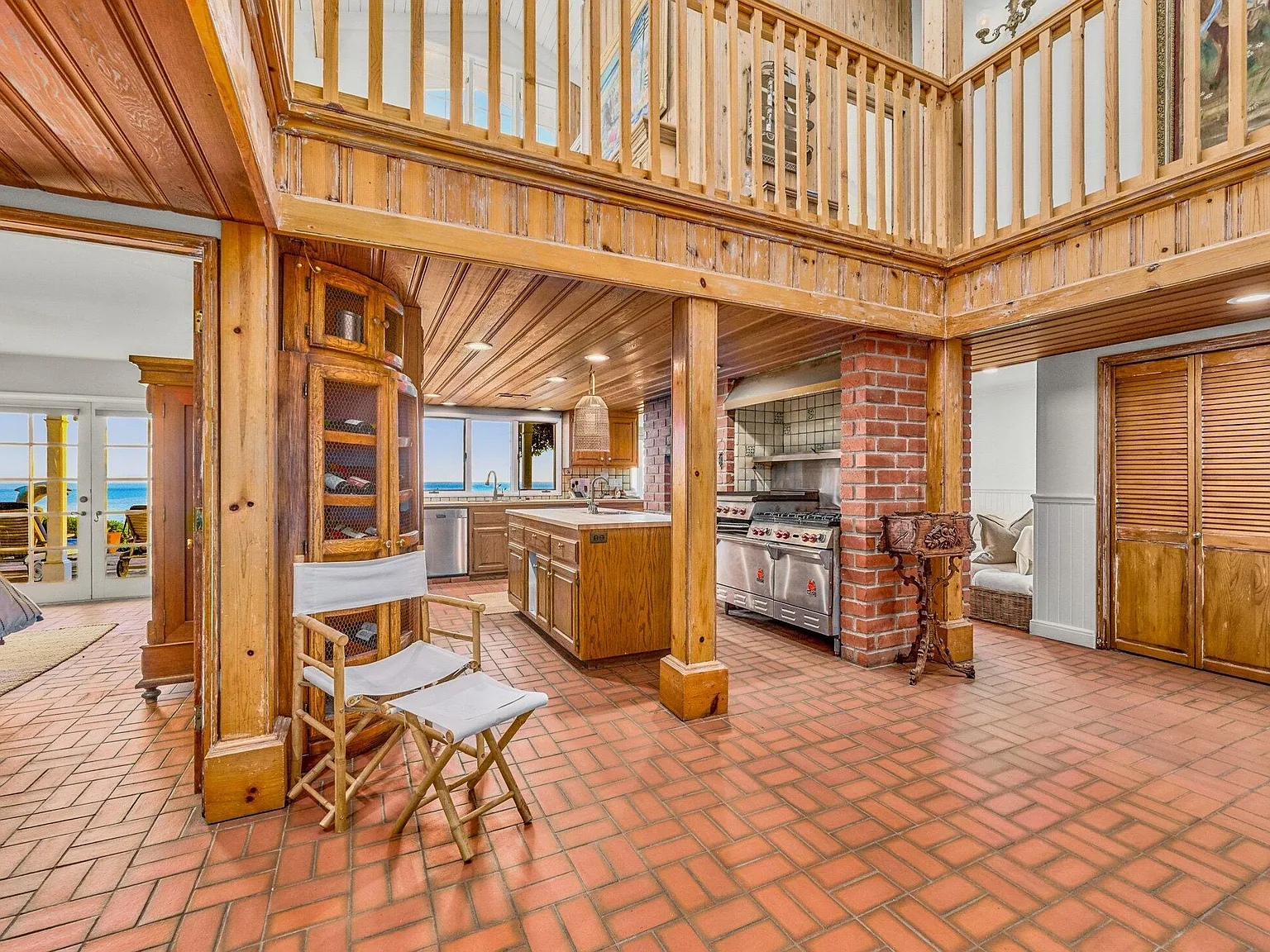 5 bed, 2.5 bath, 3483 sqft, $35,000 — Photo 4
