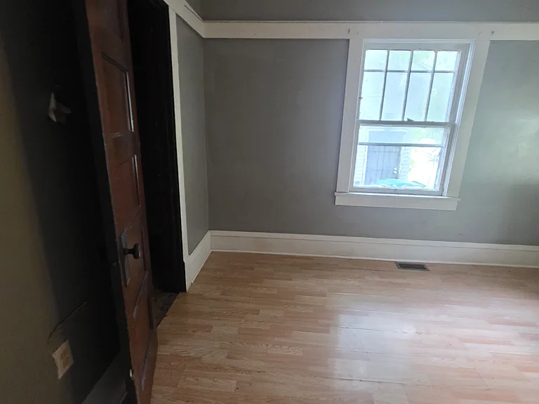 1303 E Hickory St — Photo 22