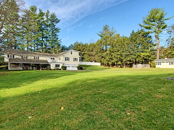24 Lantern Drive