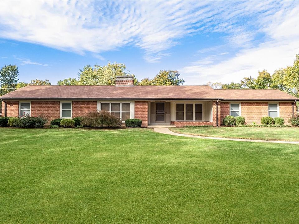 1st image of 43 Ladue Estates Dr