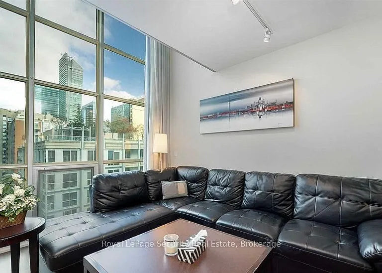 36 Blue Jays Way #1107 — Photo 7