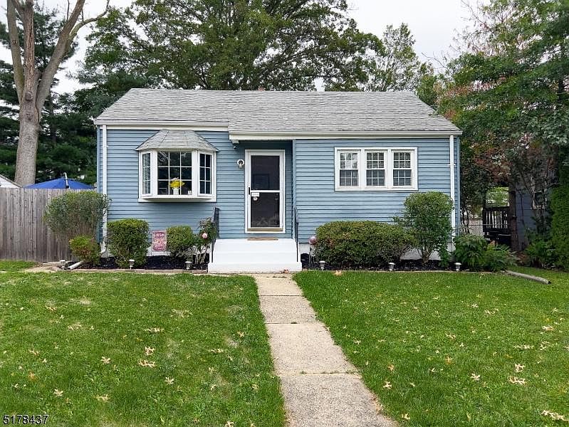 1st image of 12 Somers Pl