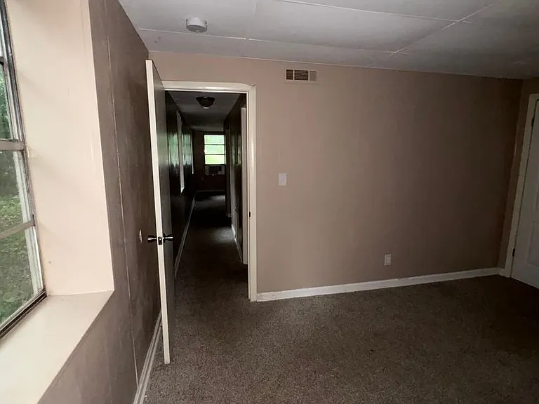 1129 N Three Notch St — Photo 8