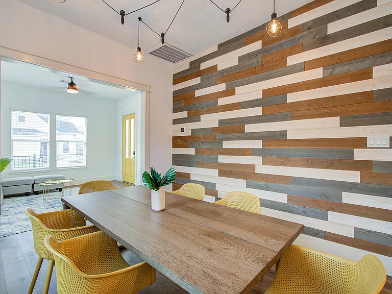 410 James St — Photo 11