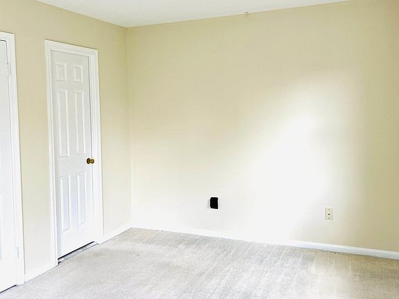 3rd image of 1190 N Vermont St #1