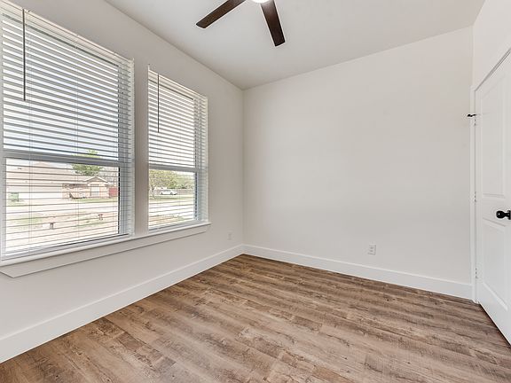 5th image of 4560 W Lake Highlands Dr