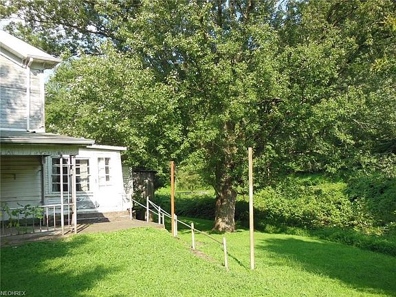 At right is North Fork Hughes River and across the river Rt. 31 headed south toward Harrisville.