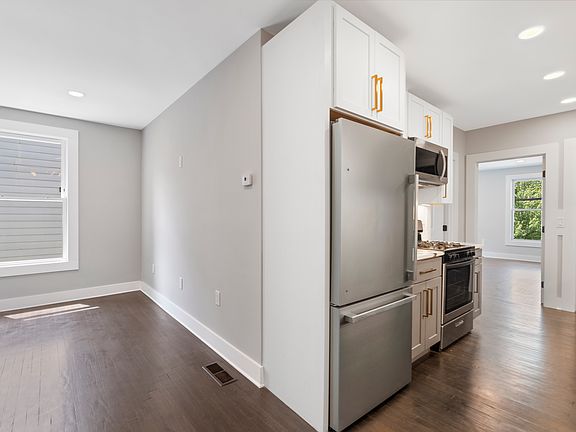 4th image of 492 Lombard St #2