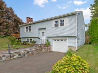 9 Michael St, Danbury, CT 06810