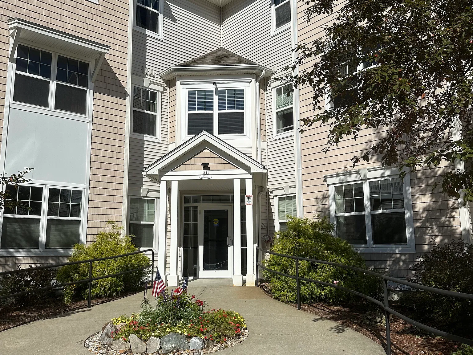 2 bed, 1130 sqft, $2,800 — Photo 1